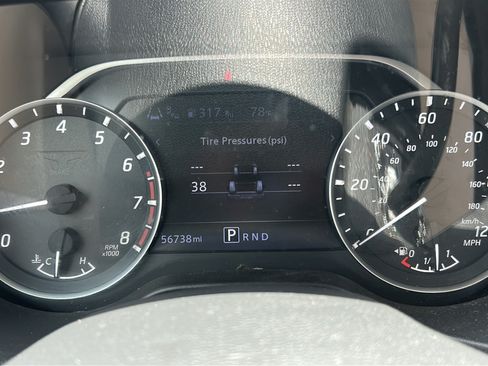 Used 2023 Nissan Titan SV w/ SV Convenience Package RWD image 25