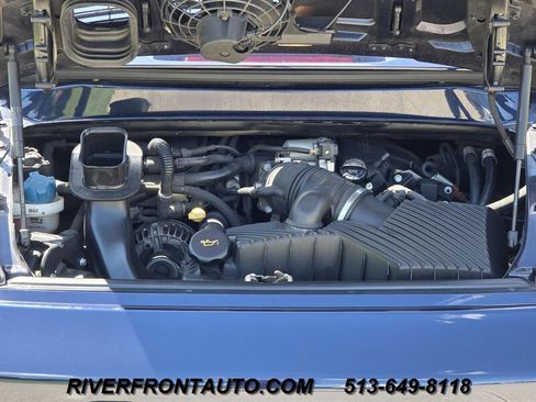 Used 2004 Porsche 911 Carrera RWD image 5