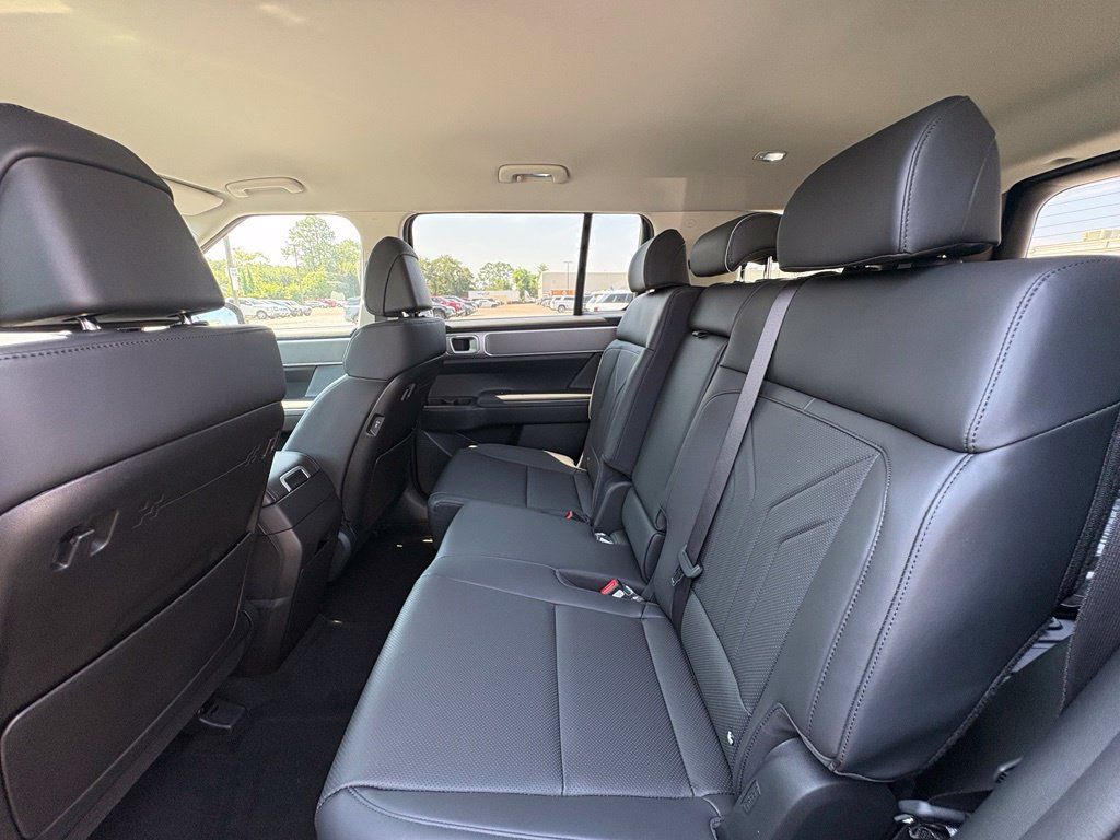 New 2027 Hyundai Santa Fe SEL FWD image 15