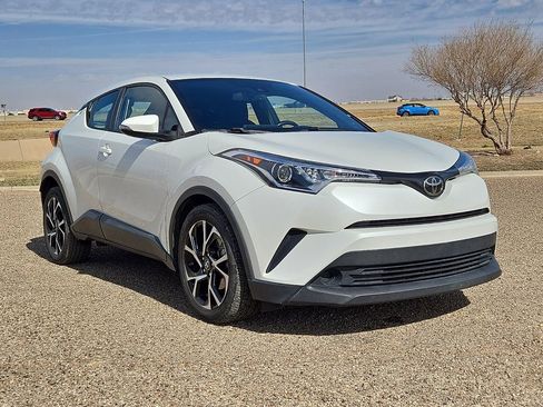 Used 2018 Toyota C-HR XLE image 7