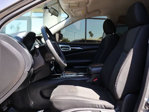 Used 2020 Nissan Pathfinder S FWD image 41