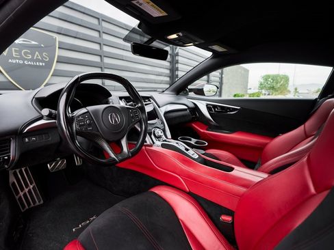Used 2021 Acura NSX image 2