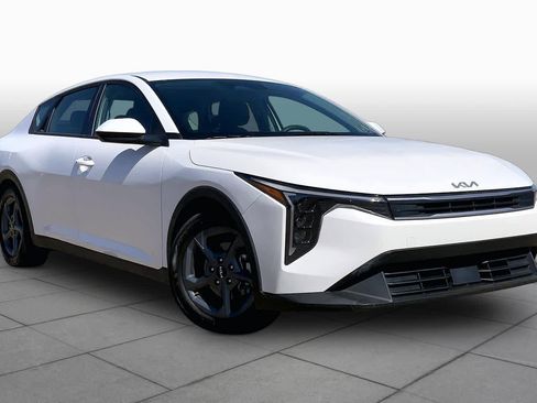 Used 2025 Kia K4 FWD image 3
