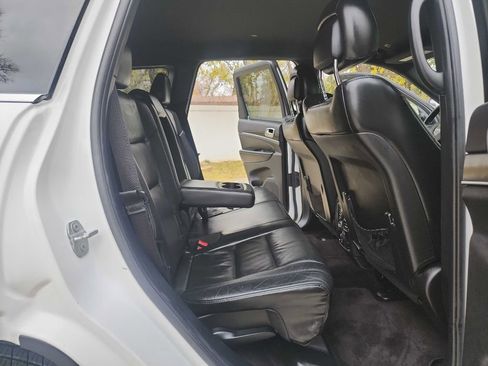 Used 2018 Jeep Grand Cherokee Limited image 34