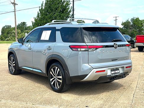 Used 2024 Nissan Pathfinder Platinum FWD image 6