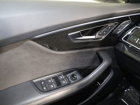 Used 2019 Audi Q8 Prestige image 27