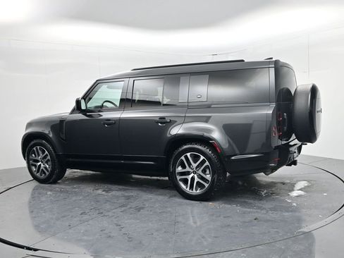 Used 2023 Land Rover Defender 130 X-Dynamic SE image 5