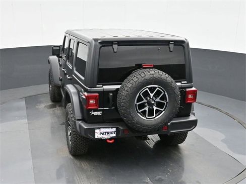 Used 2024 Jeep Wrangler Unlimited Rubicon w/ Technology Group image 27