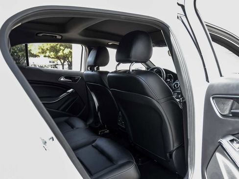 Used 2018 Mercedes-Benz GLA 250 image 36