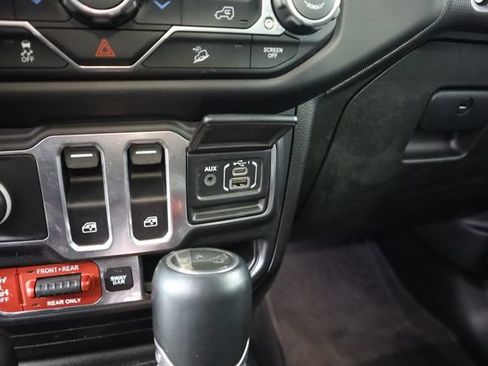 Used 2020 Jeep Wrangler Rubicon w/ LED Lighting Group AWD/4WD image 44
