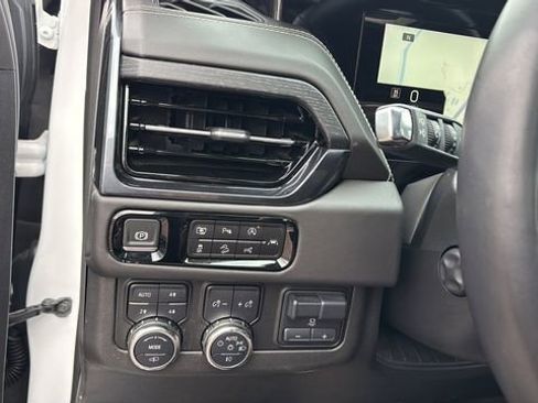 Used 2025 GMC Yukon AT4 Ultimate image 22
