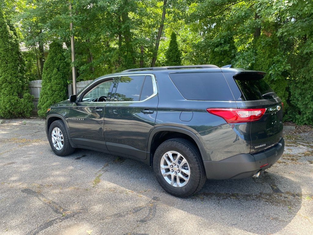 Used 2021 Chevrolet Traverse LT FWD image 3