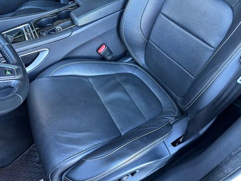 Used 2017 Jaguar F-PACE R-Sport image 11