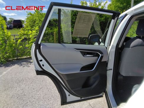 Used 2023 Toyota RAV4 XLE w/ Convenience Package FWD image 33