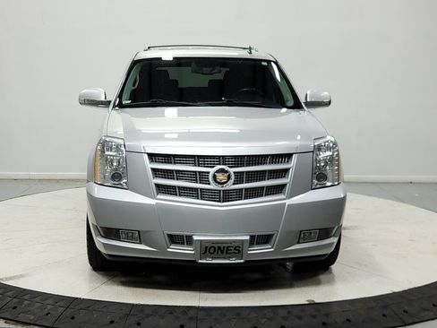 Used 2014 Cadillac Escalade Premium RWD image 3