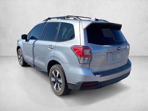 Used 2017 Subaru Forester 2.5i Premium w/ Popular Package #2A AWD/4WD image 8