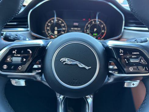 New 2026 Jaguar F-PACE R-Dynamic S image 17