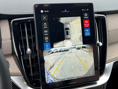 New 2026 Volvo XC90 B6 Plus w/ Protection Package Premier image 22