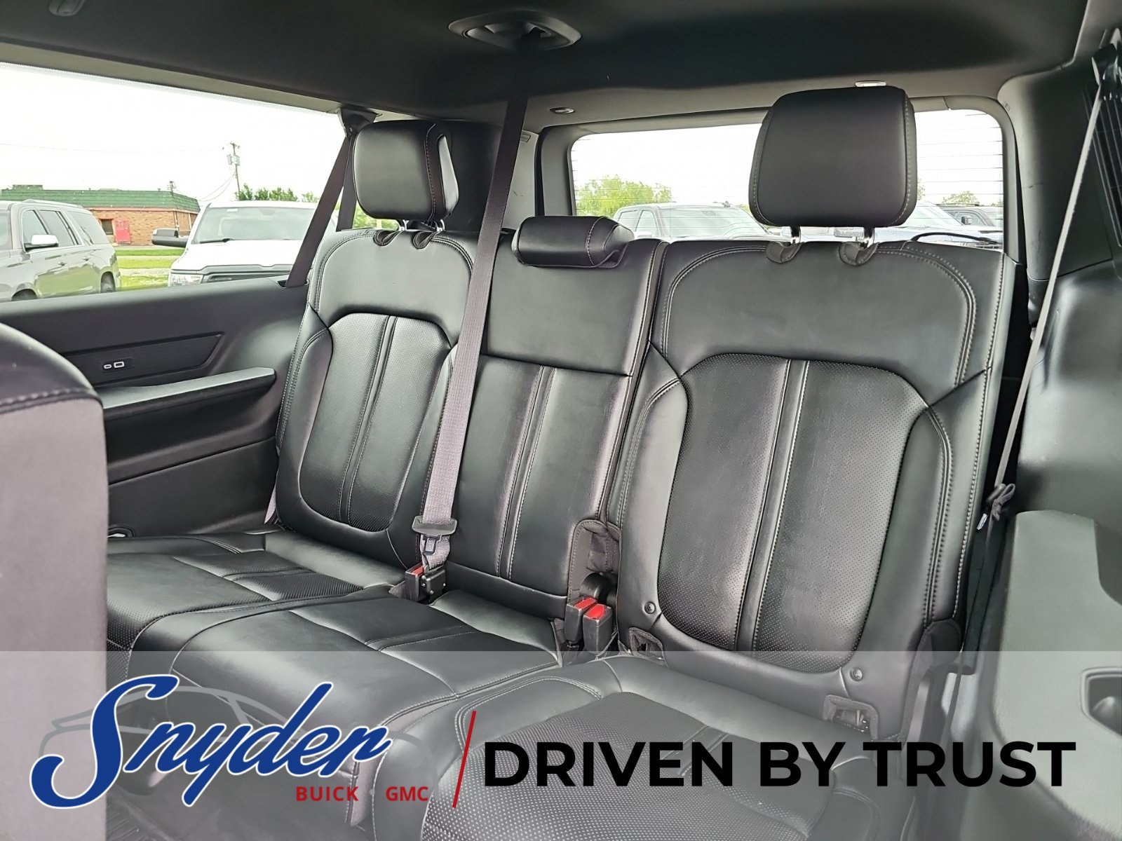 Used 2024 Jeep Wagoneer L Series II w/ Flexible Seating Group AWD/4WD image 24