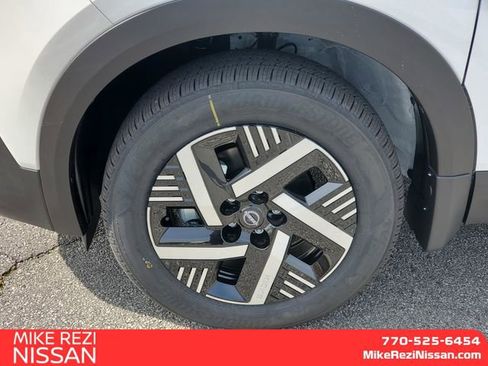 New 2026 Nissan Kicks SV w/ SV Premium Package image 7