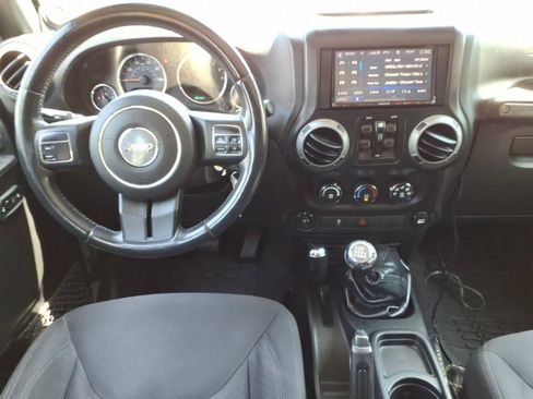 Used 2014 Jeep Wrangler Unlimited Sport w/ Quick Order Package 23S AWD/4WD image 12
