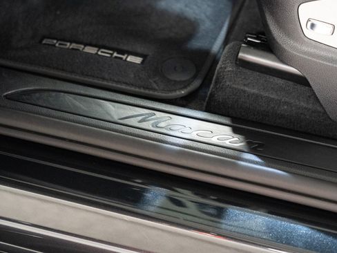 Certified 2026 Porsche Macan AWD/4WD image 12