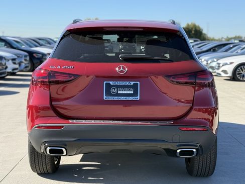 New 2026 Mercedes-Benz GLA 250 GLA 250 image 9