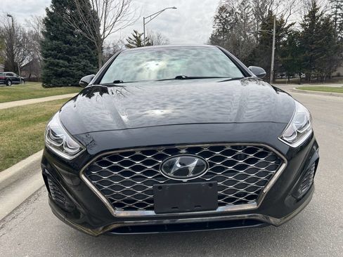 Used 2019 Hyundai Sonata Limited image 2