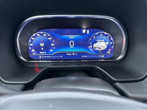 Used 2023 Chevrolet Tahoe High Country w/ Premium Package image 13