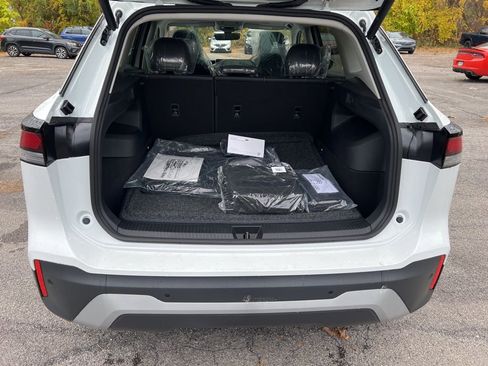 New 2026 Volkswagen Tiguan SE image 12