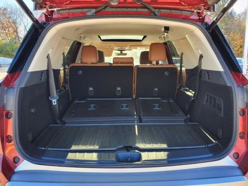 Used 2023 Nissan Pathfinder Platinum w/ Cargo Package image 19