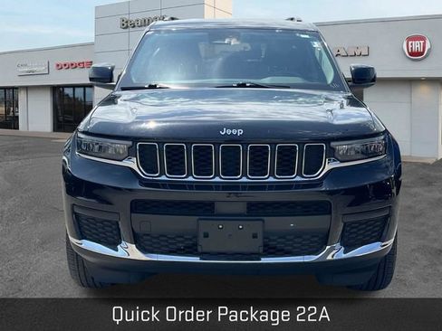 Used 2022 Jeep Grand Cherokee L Laredo w/ Luxury Tech Group I AWD/4WD image 2