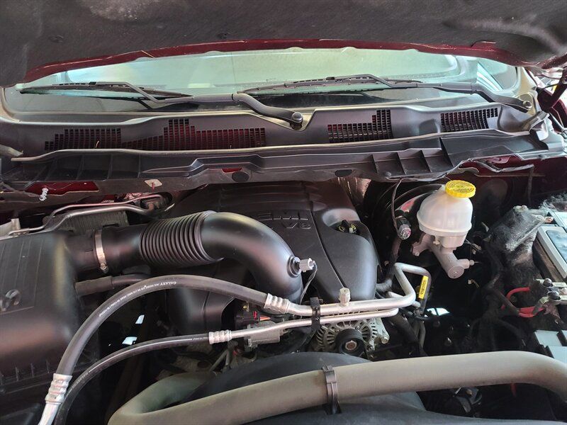 Used 2017 RAM 1500 Express AWD/4WD image 38