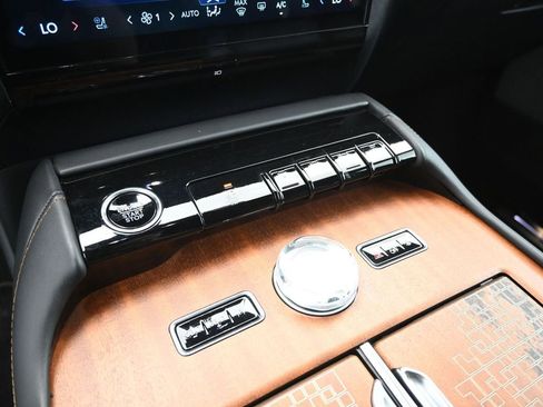 Used 2025 Lincoln Navigator Black Label image 24