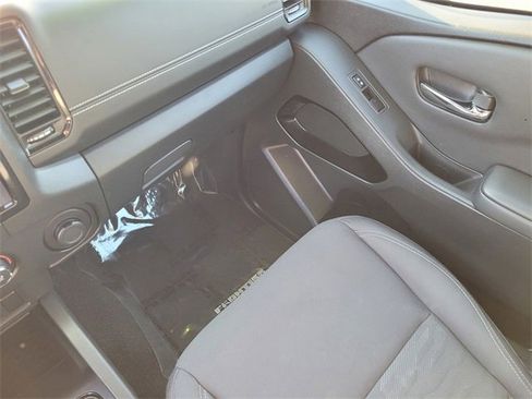 Used 2023 Nissan Frontier SV w/ Midnight Edition Package image 12