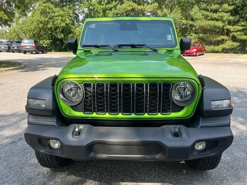 Used 2026 Jeep Wrangler Unlimited Sport AWD/4WD image 3