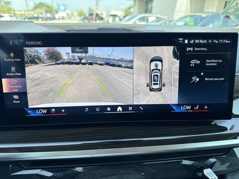 Used 2025 BMW X7 xDrive40i w/ Premium Package AWD/4WD image 24