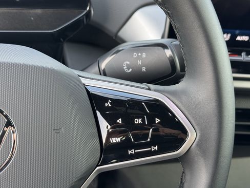 Certified 2025 Volkswagen ID.4 Pro image 39