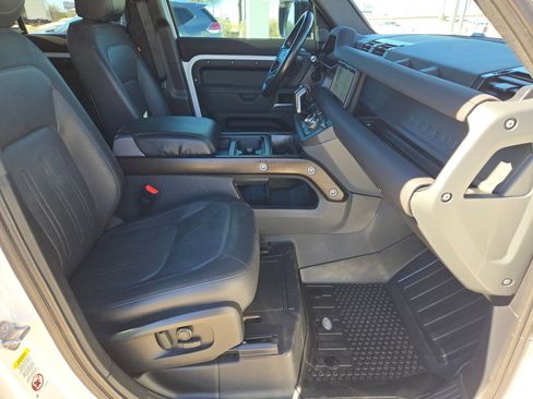 Used 2022 Land Rover Defender 110 X-Dynamic SE image 30