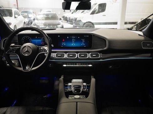New 2026 Mercedes-Benz Maybach GLS 600 4MATIC image 18