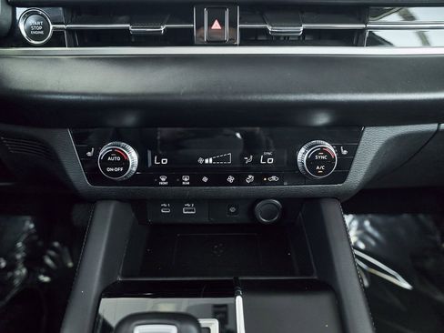 Used 2024 Mitsubishi Outlander SE image 43