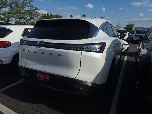 Used 2025 Nissan Murano SV FWD image 3