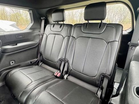 Used 2024 Jeep Grand Cherokee L Limited AWD/4WD image 17