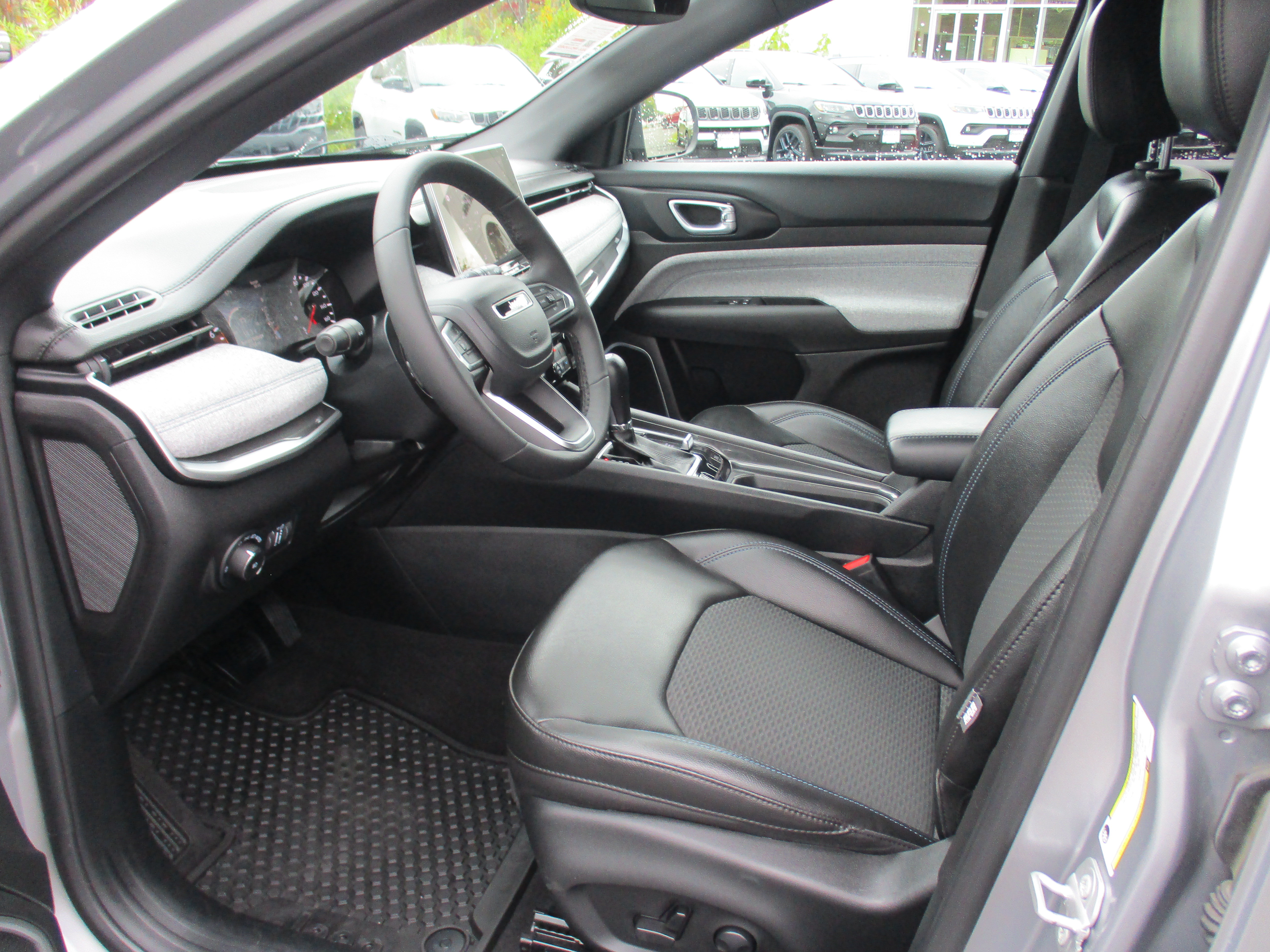 Certified 2023 Jeep Compass Latitude w/ Convenience Group AWD/4WD image 11