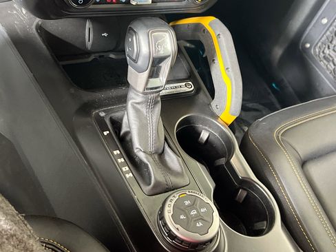 Used 2022 Ford Bronco Badlands image 17