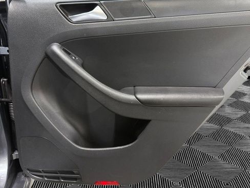 Used 2015 Volkswagen Jetta S image 13