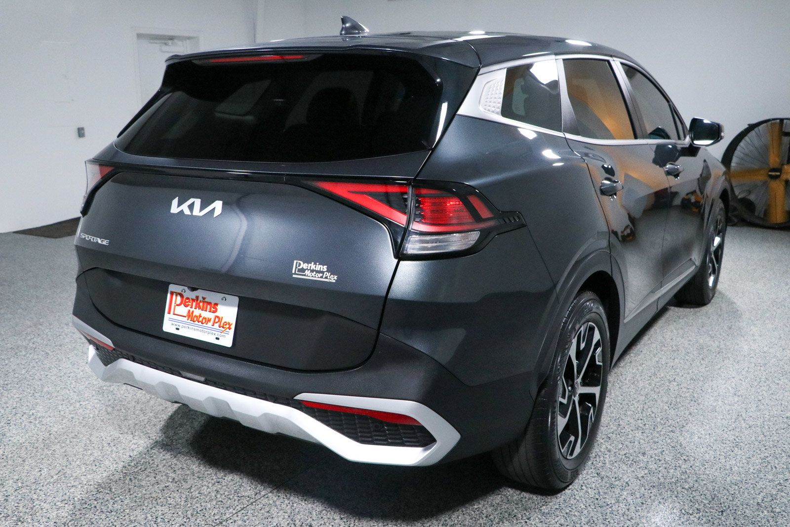Used 2024 Kia Sportage EX FWD image 7