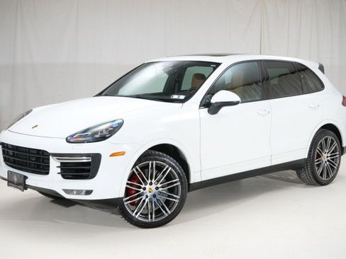 Used 2017 Porsche Cayenne Turbo AWD image 5
