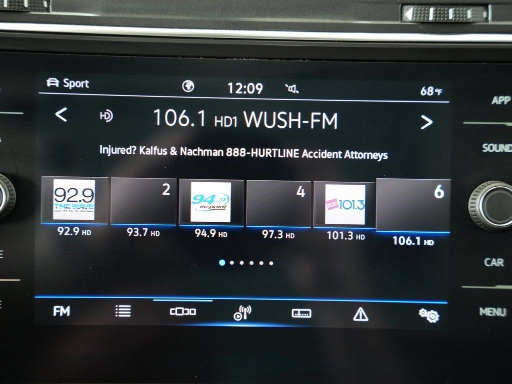 Used 2021 Volkswagen Tiguan SE w/ Panoramic Sunroof Package AWD/4WD image 19