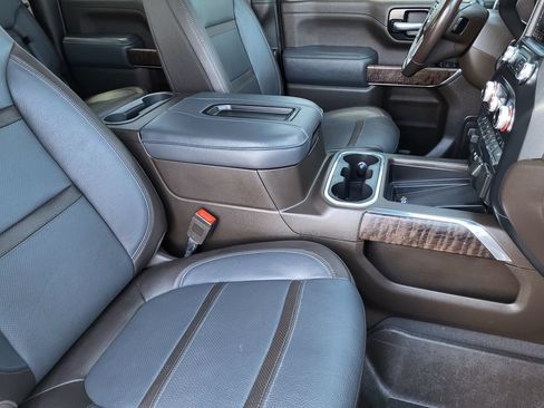 Used 2022 GMC Sierra 3500 Denali w/ Denali Ultimate Package AWD/4WD image 11